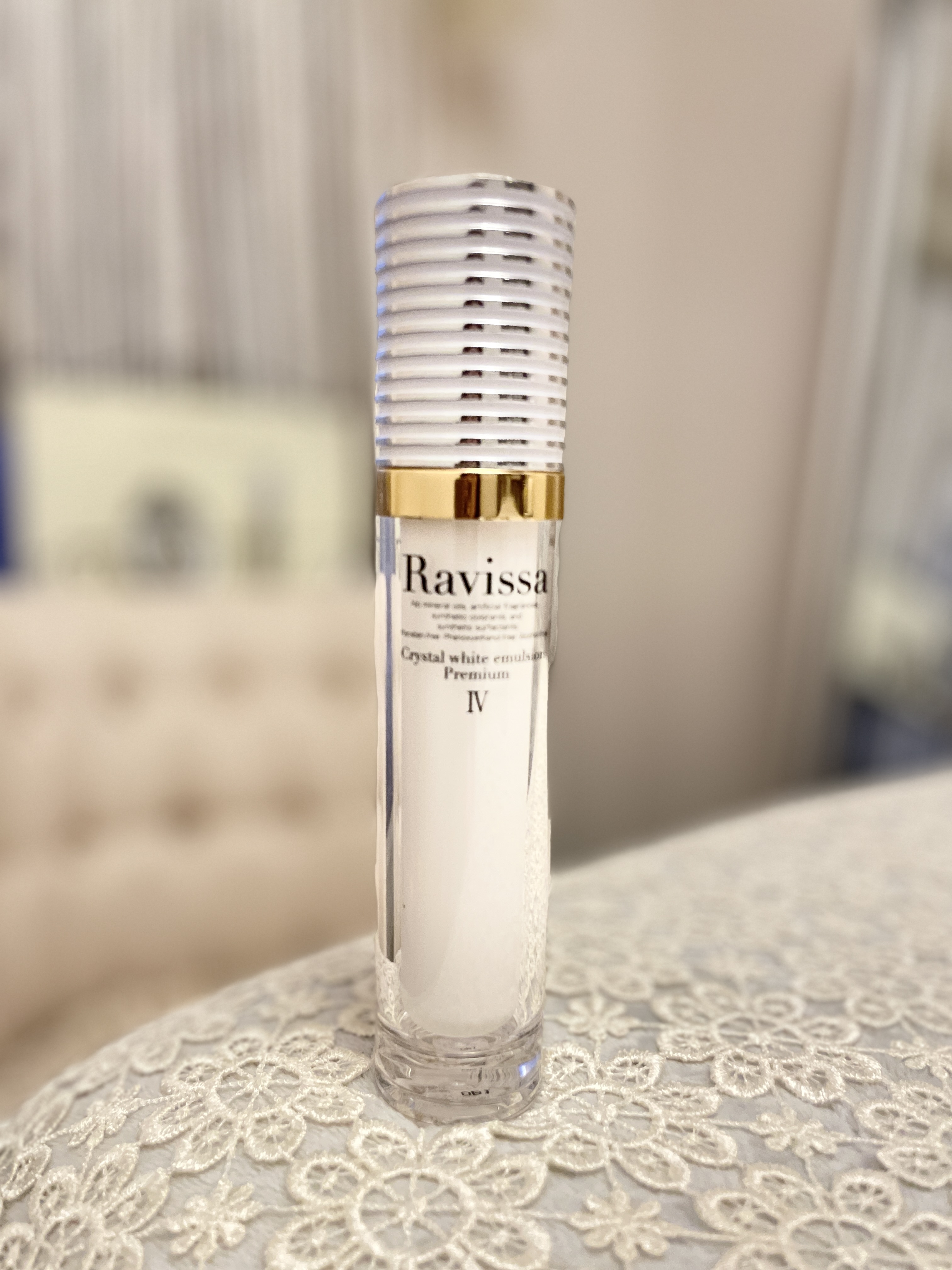 ラヴィーサ新美白美容液｜クリスタルホワイトエマルションプレミアム